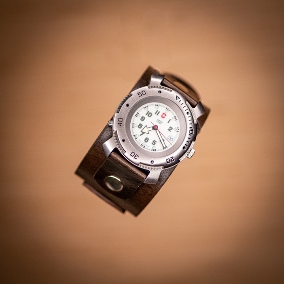 *HostvPick* Swiss army watch face with custom leather watch cuff new battery - Picture 4 of 5